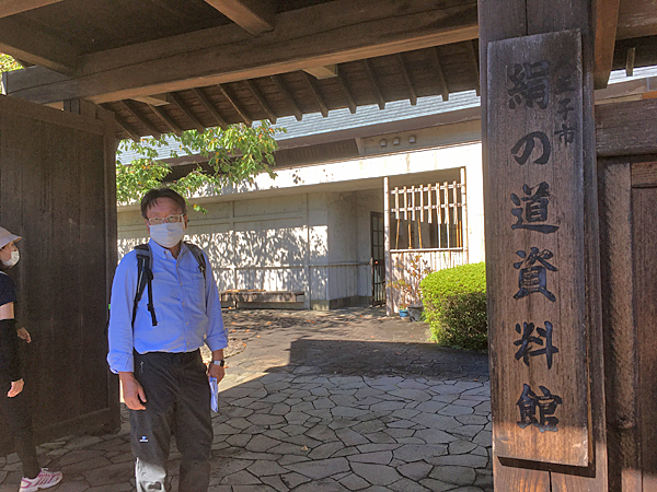 社会人向け散策ハイキングサークルの幹事さん