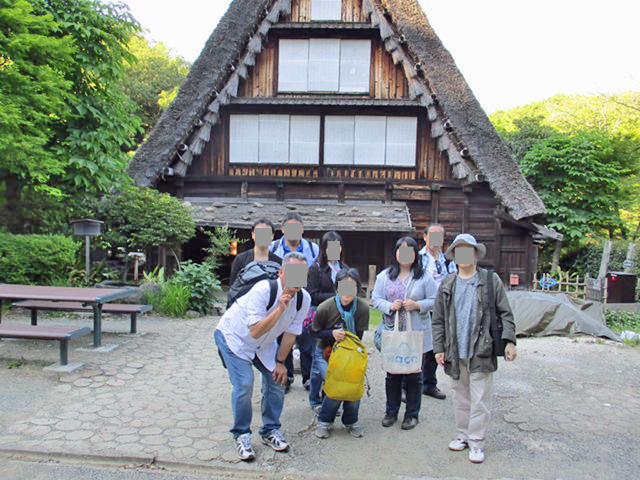 サークル会員たちと記念写真